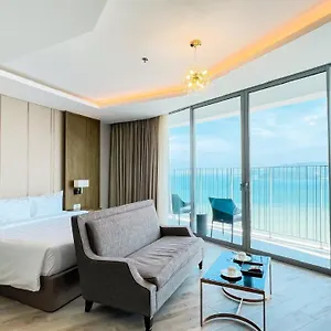 아파트 Panorama Luxury Sea View, 나트랑